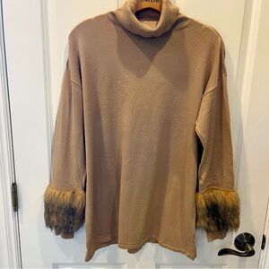 Women’s SZ S JM COLLECTION TAN BARLEY TUNIC SWEATER W/FAUX FUR WRIST DETAIL NWT
